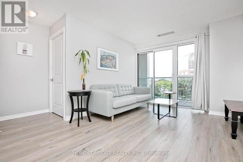 316 - 275 Yorkland Road, Toronto, ON - Indoor Photo Showing Living Room