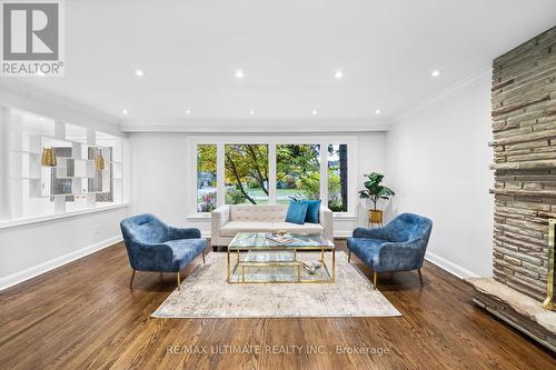 66 Lloydminster Crescent, Toronto, ON - Indoor Photo Showing Living Room