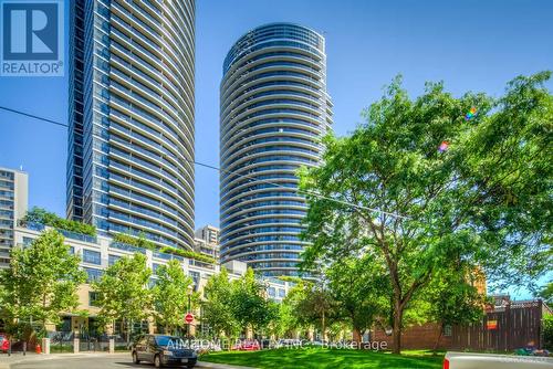 2506 - 25 Carlton Street, Toronto, ON - Outdoor With Facade