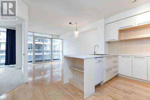 2506 - 25 Carlton Street, Toronto, ON - Indoor Photo Showing Kitchen