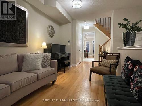 306 Delray Drive, Markham, ON - Indoor Photo Showing Living Room