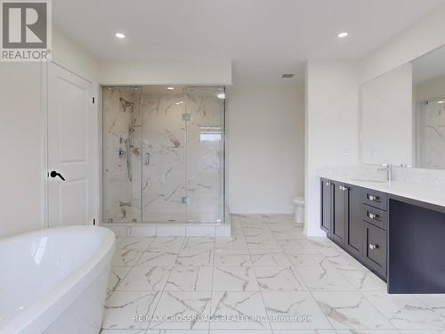 68 Kentledge Avenue, East Gwillimbury, ON - Indoor Photo Showing Bathroom