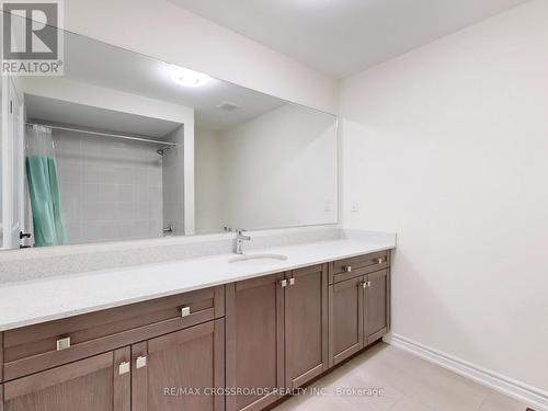 68 Kentledge Avenue, East Gwillimbury, ON - Indoor Photo Showing Bathroom