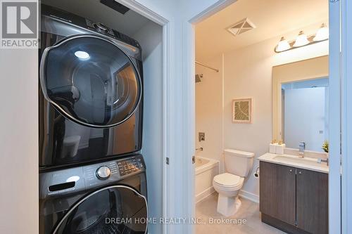 1204 - 510 Curran Place, Mississauga, ON - Indoor Photo Showing Laundry Room