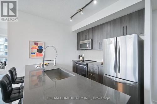 1204 - 510 Curran Place, Mississauga, ON - Indoor Photo Showing Kitchen