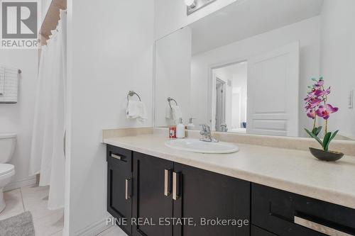 45 Waterbridge Street, Hamilton, ON - Indoor Photo Showing Bathroom