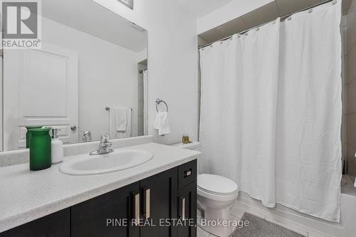 45 Waterbridge Street, Hamilton, ON - Indoor Photo Showing Bathroom