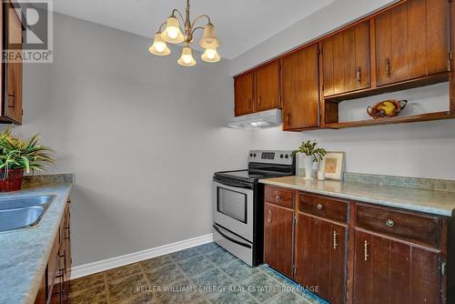 28 Morgandale Crescent, Clarington (Bowmanville), ON - Indoor Photo Showing Kitchen With Double Sink