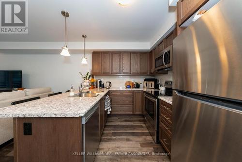 540 Bellflower Court, Milton, ON - Indoor Photo Showing Kitchen With Stainless Steel Kitchen With Double Sink