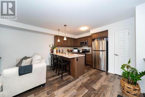 540 Bellflower Court, Milton, ON - Indoor Photo Showing Kitchen With Stainless Steel Kitchen