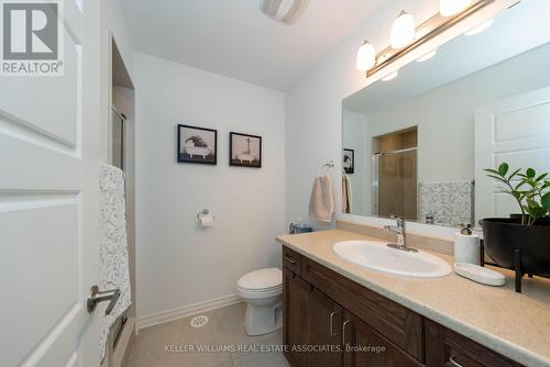 540 Bellflower Court, Milton, ON - Indoor Photo Showing Bathroom