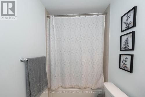 540 Bellflower Court, Milton, ON - Indoor Photo Showing Bathroom