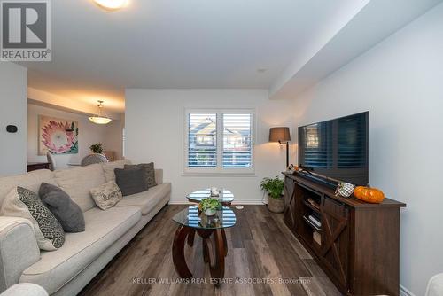 540 Bellflower Court, Milton, ON - Indoor Photo Showing Living Room