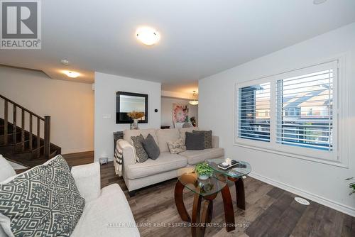 540 Bellflower Court, Milton, ON - Indoor Photo Showing Living Room