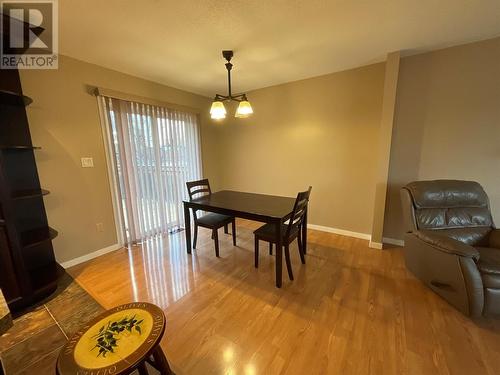 208 Willow Drive, Tumbler Ridge, BC - Indoor Photo Showing Dining Room