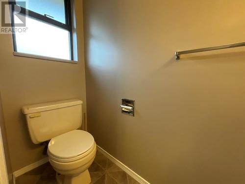 208 Willow Drive, Tumbler Ridge, BC - Indoor Photo Showing Bathroom