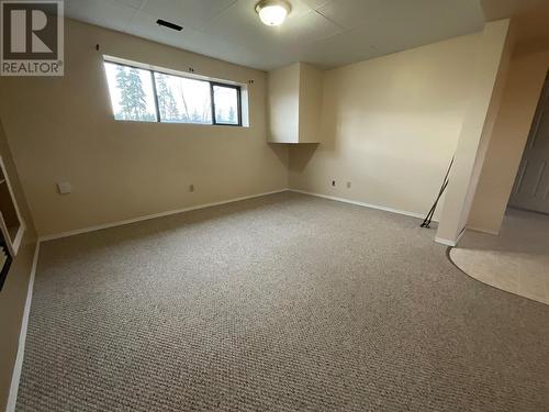 208 Willow Drive, Tumbler Ridge, BC - Indoor Photo Showing Other Room