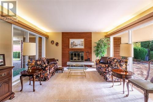 180 Llydican Avenue, Chatham, ON - Indoor Photo Showing Living Room With Fireplace