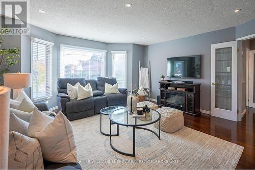 10 Concession Street E, Clarington (Bowmanville), ON - Indoor Photo Showing Living Room