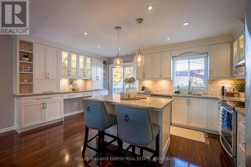 10 Concession Street E, Clarington (Bowmanville), ON - Indoor Photo Showing Kitchen With Upgraded Kitchen