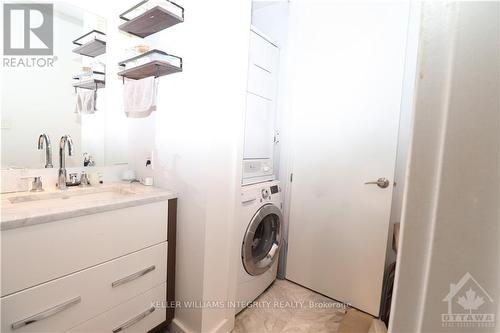 410 - 111 Champagne Street, Ottawa, ON - Indoor Photo Showing Laundry Room