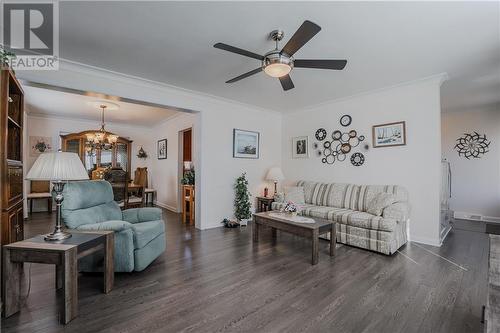 Main Floor FR/DR - 908 Lasalle Street, Cornwall, ON - Indoor Photo Showing Living Room