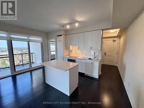 1709 - 9085 Jane Street, Vaughan, ON - Indoor Photo Showing Kitchen