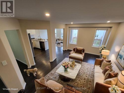 284 Louden Terrace S, Smith-Ennismore-Lakefield, ON - Indoor Photo Showing Living Room