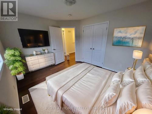 284 Louden Terrace S, Smith-Ennismore-Lakefield, ON - Indoor Photo Showing Bedroom