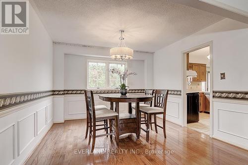 99 Burndean Court, Richmond Hill, ON - Indoor Photo Showing Dining Room