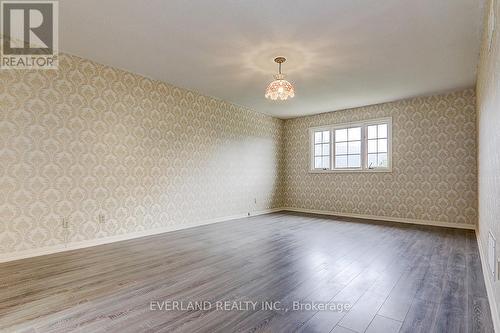 99 Burndean Court, Richmond Hill, ON - Indoor Photo Showing Other Room