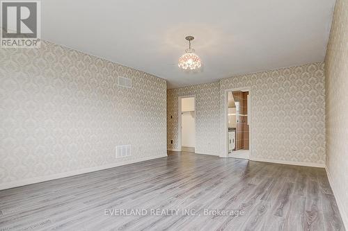 99 Burndean Court, Richmond Hill, ON - Indoor Photo Showing Other Room