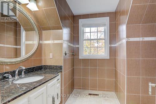 99 Burndean Court, Richmond Hill, ON - Indoor Photo Showing Bathroom