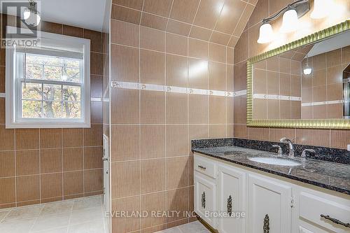 99 Burndean Court, Richmond Hill, ON - Indoor Photo Showing Bathroom