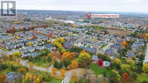 99 Burndean Court, Richmond Hill, ON - Outdoor With View