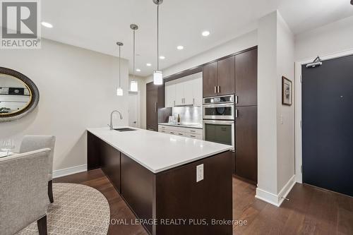 116 - 1575 Lakeshore Road W, Mississauga, ON - Indoor Photo Showing Kitchen With Upgraded Kitchen