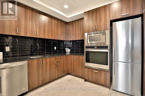 116 - 1575 Lakeshore Road W, Mississauga, ON - Indoor Photo Showing Kitchen