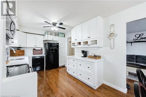 435 Lampman Place, Woodstock, ON - Indoor Photo Showing Kitchen