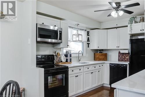 435 Lampman Place, Woodstock, ON - Indoor Photo Showing Kitchen