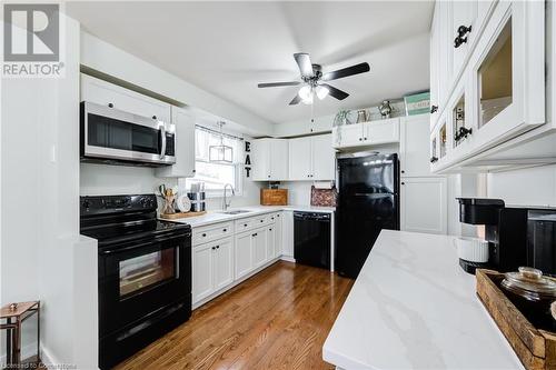 435 Lampman Place, Woodstock, ON - Indoor Photo Showing Kitchen