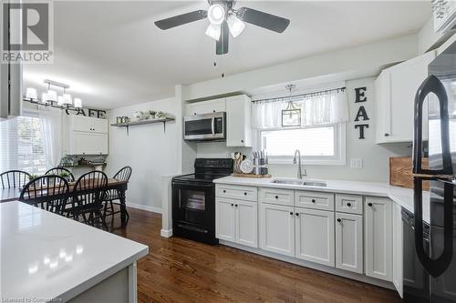 435 Lampman Place, Woodstock, ON - Indoor Photo Showing Kitchen