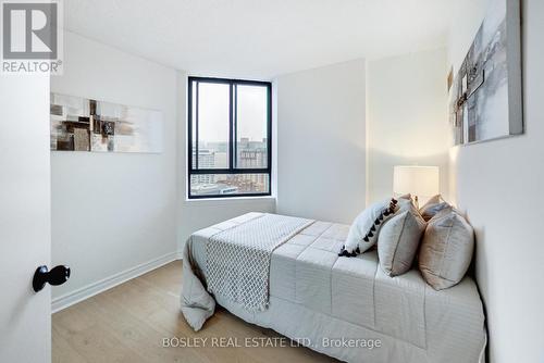 2614 - 633 Bay Street, Toronto, ON - Indoor Photo Showing Bedroom