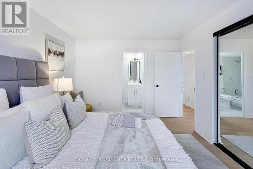 2614 - 633 Bay Street, Toronto, ON - Indoor Photo Showing Bedroom