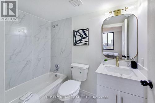 2614 - 633 Bay Street, Toronto, ON - Indoor Photo Showing Bathroom