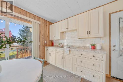 534 Hurdville Road, Mckellar, ON - Indoor Photo Showing Kitchen