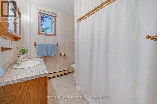 534 Hurdville Road, Mckellar, ON - Indoor Photo Showing Bathroom