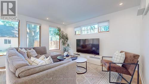 88 Botfield Avenue, Toronto, ON - Indoor Photo Showing Living Room