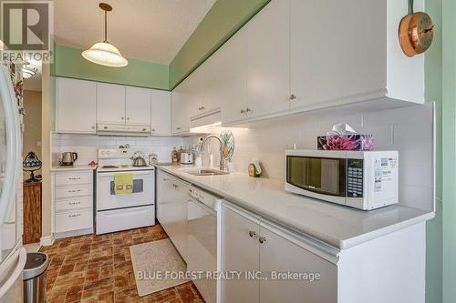 707 - 744 Wonderland Road S, London, ON - Indoor Photo Showing Kitchen