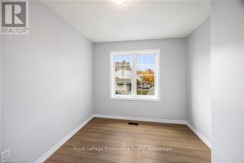 752 Newmarket Lane, Kingston (East Of Sir John A. Blvd), ON - Indoor Photo Showing Other Room