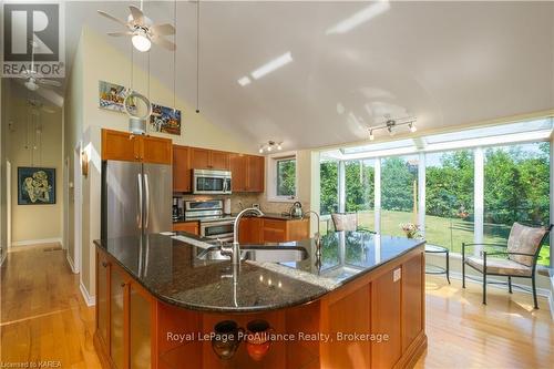 26 Sunset Lane, Greater Napanee, ON - Indoor Photo Showing Kitchen